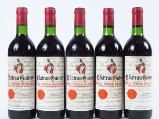 Vente aux enchères 5 BOUTEILLES CHÂTEAU GUINOT GC ST EMILION - 1978 - BG