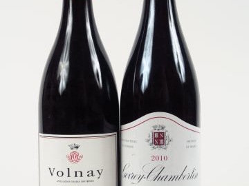 2 BOUTEILLES : 1 GEVREY CHAMBERTIN MORTET 2010 - 1 VOLNAY COMTE ARMAND