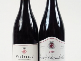 Vente aux enchères 2 BOUTEILLES : 1 GEVREY CHAMBERTIN MORTET 2010 - 1 VOLNAY COMTE ARMAND