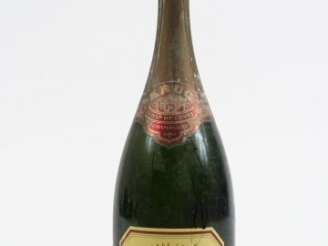 Vente aux enchères 1 BOUTEILLE CHAMPAGNE KRUG 'GRANDE CUVEE' - COIFFE LEGER SALE/ETLA
