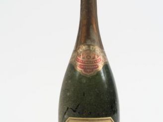 Vente aux enchères 1 BOUTEILLE CHAMPAGNE KRUG 'GRANDE CUVEE' - COIFFE LEGER SALE/ETLA