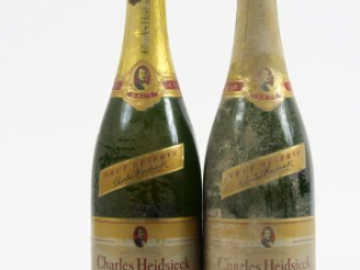 Vente aux enchères 2 BOUTEILLES CHAMPAGNE CHARLES HEIDSICK 'BRUT RESERVE' - BS