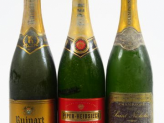 Vente aux enchères 3 BOUTEILLES CHAMPAGNE : 1 RUINART BRUT - 1 PIPER HEIDSICK - 1 ST NICO