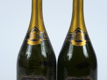 2 BOUTEILLES CHAMPAGNE DOM RUINART BLANC DE BLANCS - 1985 - 1 CAPS TLA