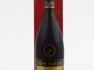 Vente aux enchères 1 BOUTEILLE FINE CHAMPAGNE COGNAC VSOP REMY MARTIN - COFFRET