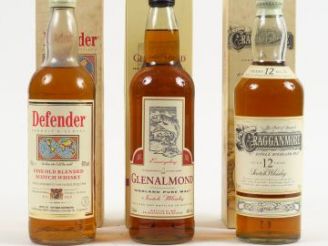 Vente aux enchères 3 BOUTEILLES WHISKY : 1 CRAGGANMORE 12 ANS - 1 GLENALMOND - 1 DEFENDER