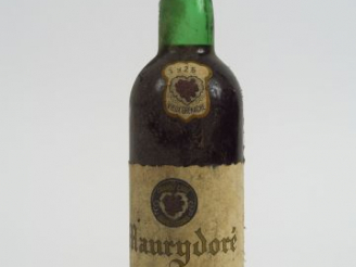 Vente aux enchères 1 BOUTEILLE MAURY DORE CAVE ESTEVE DESIRE - 1925 - BG+/BS/CAPS LA