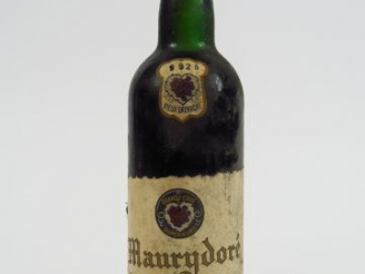 Vente aux enchères 1 BOUTEILLE MAURY DORE CAVE ESTEVE DESIRE - 1925 - LB/BS/CAPS LEGER CO