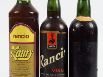 Vente aux enchères 3 BOUTEILLES VDN : 2 RANCIO/1 VDN