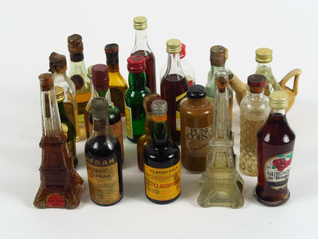 LOT DE 22 MIGNONETTES ANCIENNES