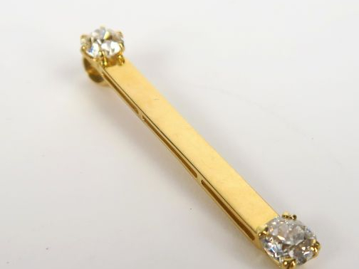 Pendentif moderne en or serti de deux diamants, taille ancienne, de 1,