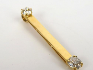 Vente aux enchères Pendentif moderne en or serti de deux diamants, taille ancienne, de 1,
