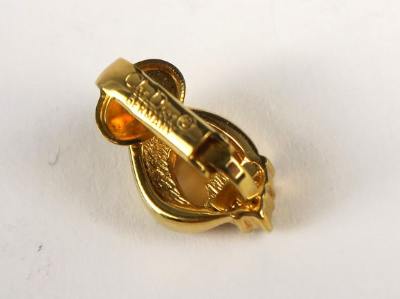 Christian DIOR. Paire de clips d'oreilles ornées de zircons.