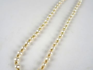 Collier alternant perles grains de riz et perles en or