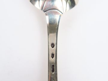 Cuillère à ragout XVIIIIe en argent. Poids : 190 g