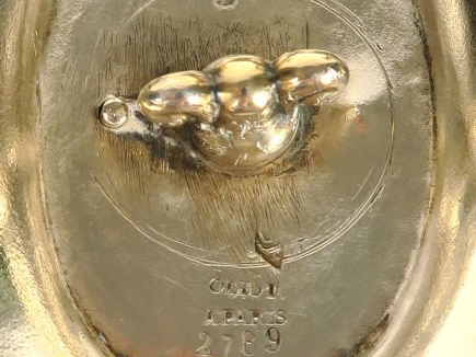 ODIOT. Saucière en argent, poinçon Minerve, avec son intérieur. Poids 