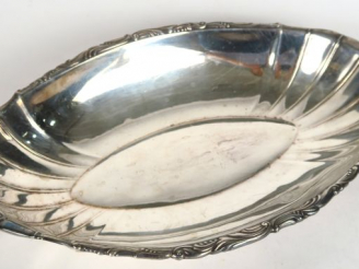 Vente aux enchères Corbeille en argent AC. Poids : 228 g