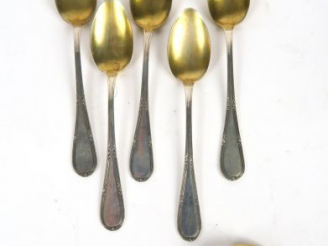 Vente aux enchères Suite de 6 cuillères à moka en argent, poinçon Minerve. Poids : 42 g. 