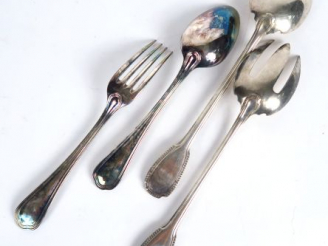 Vente aux enchères CHRISTOFLE. Couvert à servir et couvert à salade en métal argenté