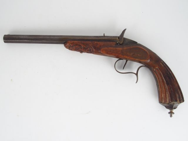 287- Pistolet Flobert calibre 6mm, canon octogonal, crosse renaissance