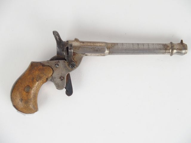 275-Pistolet de cycliste mono coup calibre 6mm numéro 4942. Mécanisme 