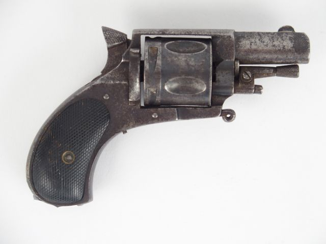 273-Revolver Belge dit « British Bull-dog » calibre 320, détente repli