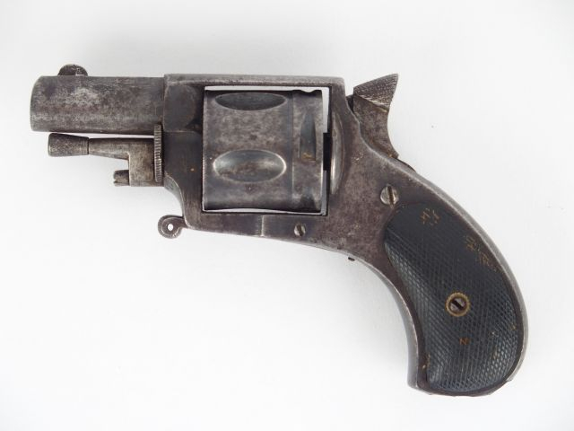 273-Revolver Belge dit « British Bull-dog » calibre 320, détente repli