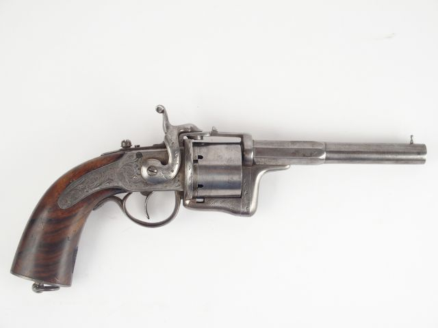 222-. Grand revolver à système calibre 12mm à broche par « Eyraud »  s