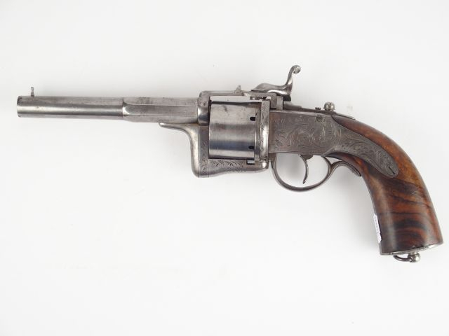 222-. Grand revolver à système calibre 12mm à broche par « Eyraud »  s