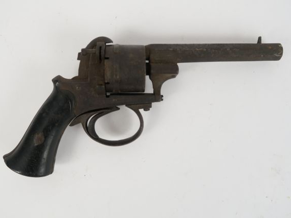 214-Epave de révolver à broche système Lefaucheux calibre 9mm à broche