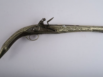 Vente aux enchères 119-26-Réplique moderne pour touristes d’un grand pistolet à silex pou