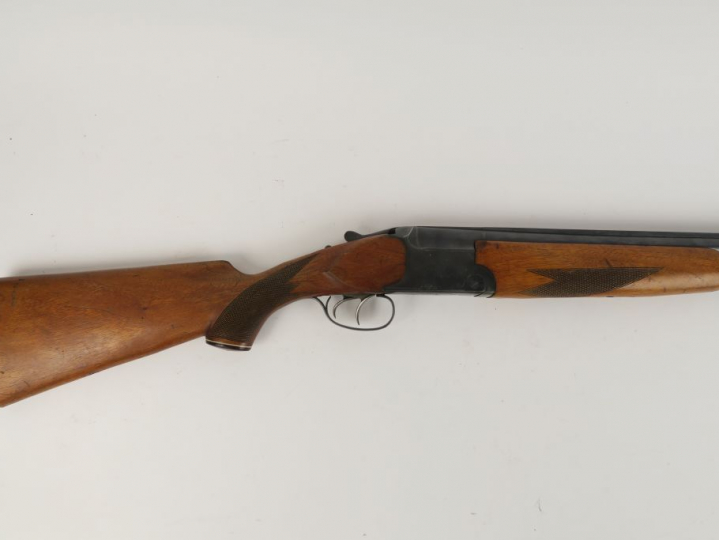 Fusil superposé Baïkal calibre 12/70 modèle « IJ 12 ». Bascule bronzée
