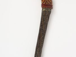 Vente aux enchères Canne exotique en métal, osier et dent de facochère.