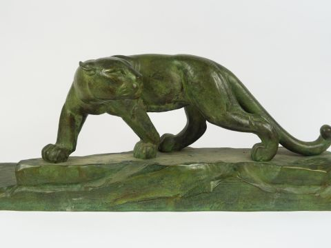 RIOLO. 'Panthère'. Sculpture en bronze à patine verte. Signée