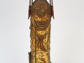 Importante sculpture en ivoire polychrome, représentant une jeune femm