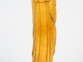 Grande sculpture en ivoire, représentant une Vierge à l’Enfant.  Chine