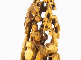 Vente aux enchères Sujet en ivoire "Scène de prière sous un arbre". Chine, vers 1900. H. 