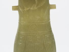 Vente aux enchères Vase couvert de forme Hu en jade céladon sculpté de cigales stylisées.