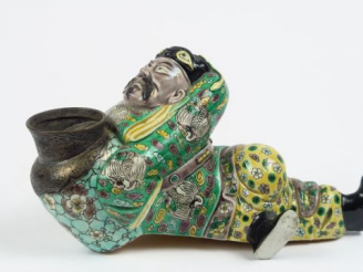 Vente aux enchères Sujet en biscuit émaillé polychrome aux émaux de la famille verte, fig