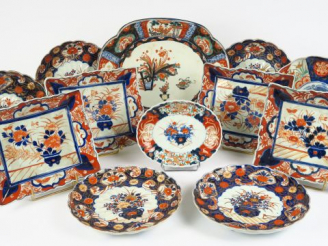 Vente aux enchères Partie de service en porcelaine d'Imari comprenant des plats rectangul