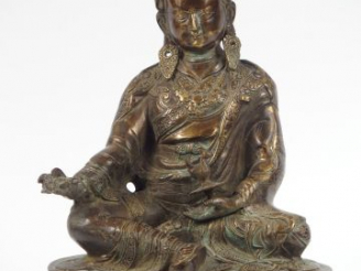 Vente aux enchères Sujet en cuivre représentant un Padmasambava. Tibet XIXème. H. 29,6 cm