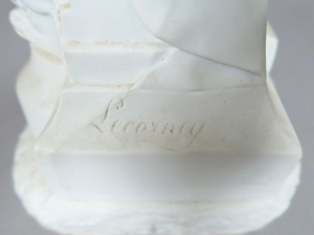 LECORNEY  « Jeune femme à la fontaine ». Sculpture en biscuit. Signée.