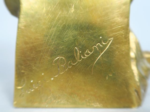 Luigi BALIANI "Portrait de jeune fille souriante au bicorne". Sculptur