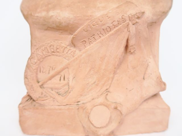 Théodore RIVIERE 'Portrait de Gambetta en buste'. Sculpture en terre c