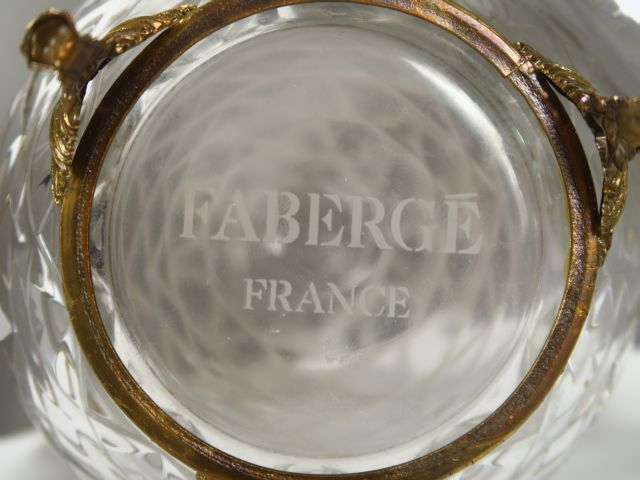 Cave à liqueur en forme d'œuf signée Fabergé France