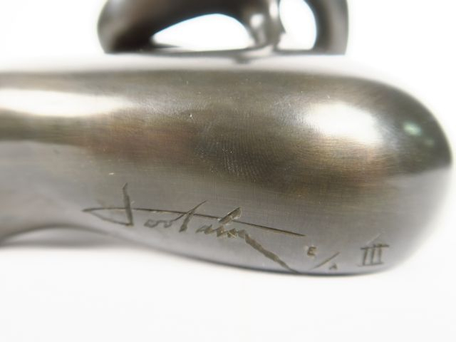 TOUTAIN. 'Je t'attends'. Sculpture en bronze 11/15 /08, signée, numéro