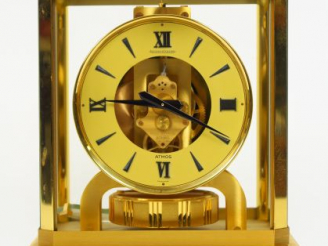 Vente aux enchères JAEGER LECOULTRE. Pendule Atmos (manque une vitre)
