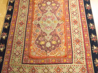 Tenture orientale en soie brodée Dim. 220 x 146 cm