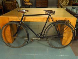 Vente aux enchères Vélo ancien