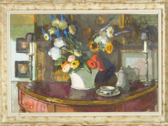 Vente aux enchères Paul HUGUES 'Intérieur au bouquet de fleurs'.  Gouache? signée en bas 